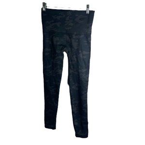 Spanx Leggings Womens M Black Gray Camo Look At Me Now Seamless